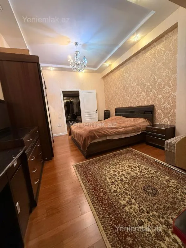 Satılır 3 otaqlı yeni tikili 135 m²