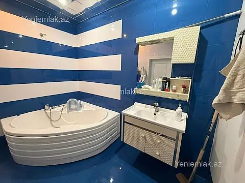 Satılır 3 otaqlı yeni tikili 135 m²