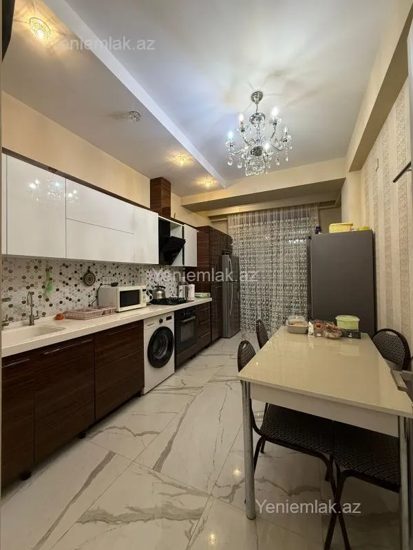 Satılır 3 otaqlı yeni tikili 135 m²