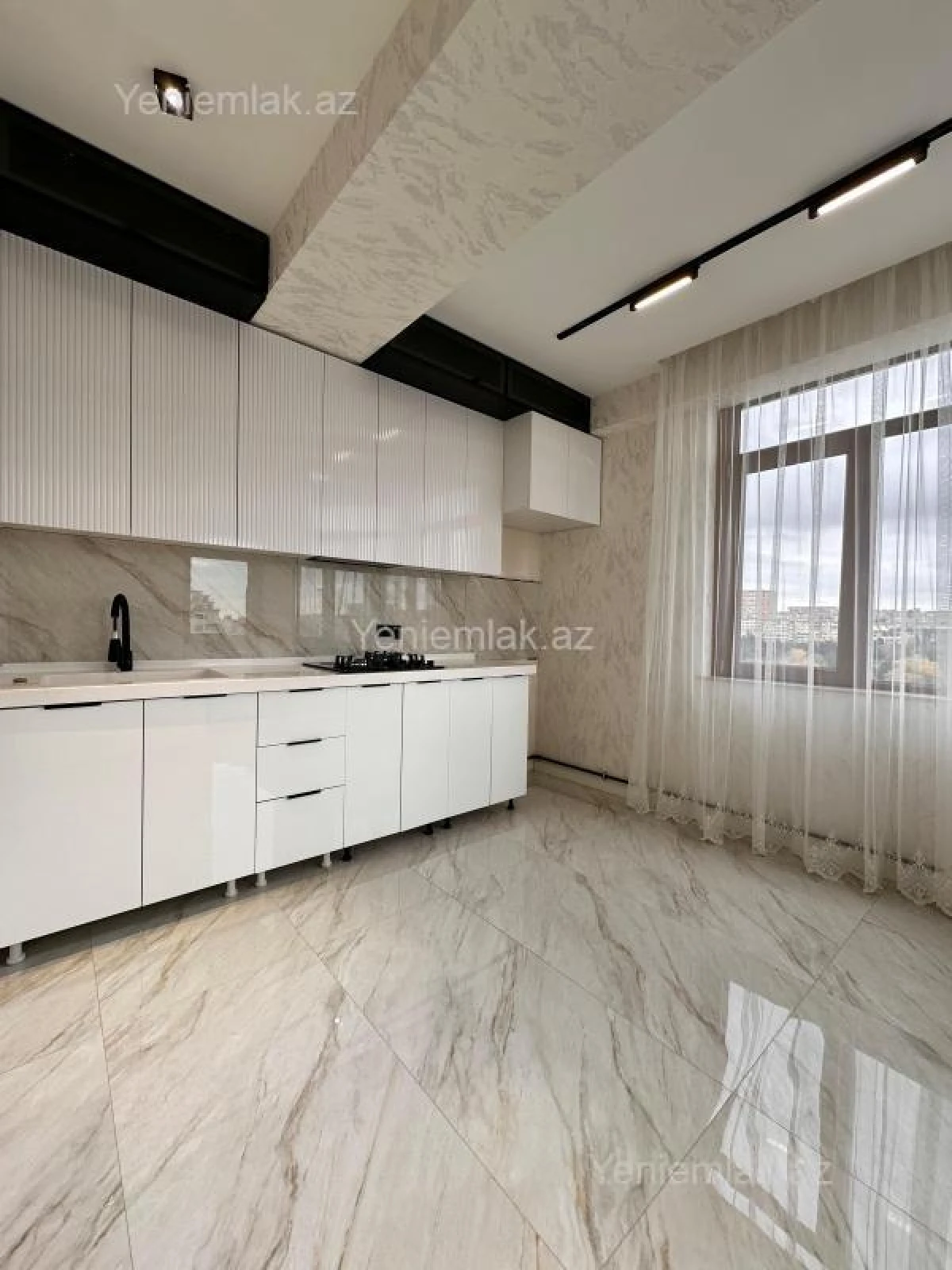 Satılır 3 otaqlı yeni tikili 110 m²