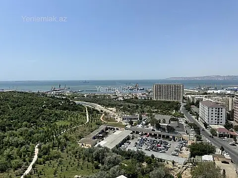 Satılır 4 otaqlı yeni tikili 180 m²