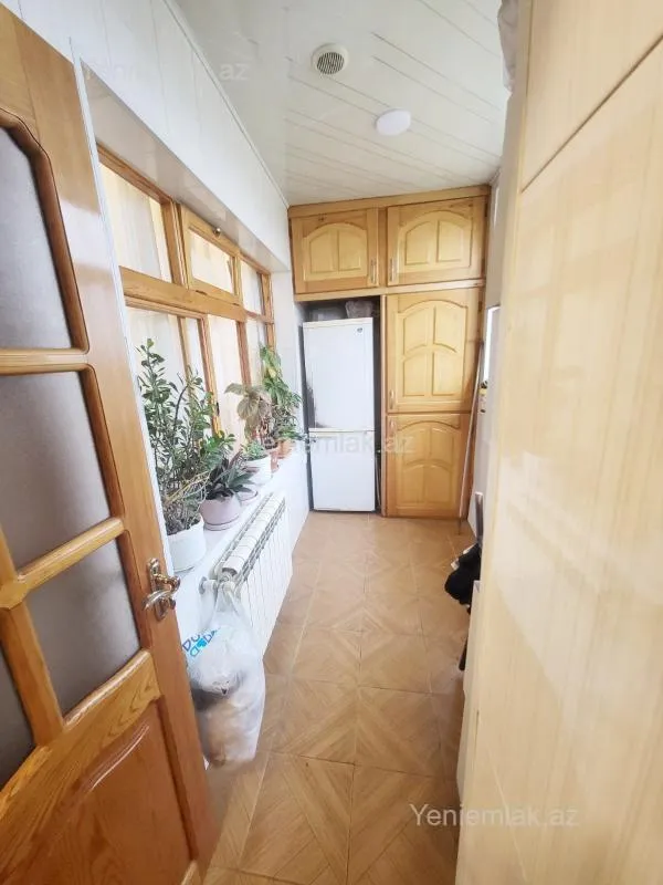Satılır 3 otaqlı köhnə tikili 80 m²