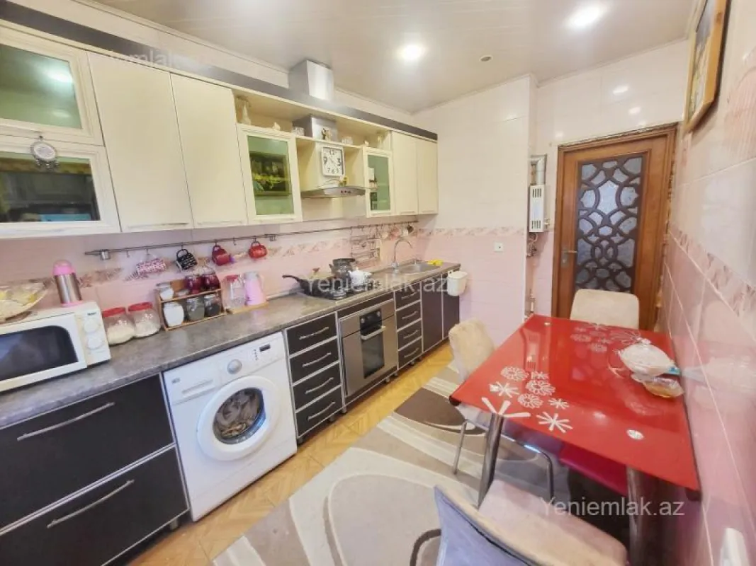 Satılır 3 otaqlı köhnə tikili 80 m²