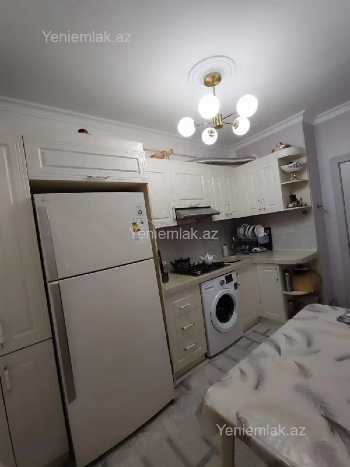 Satılır 4 otaqlı köhnə tikili 82 m²