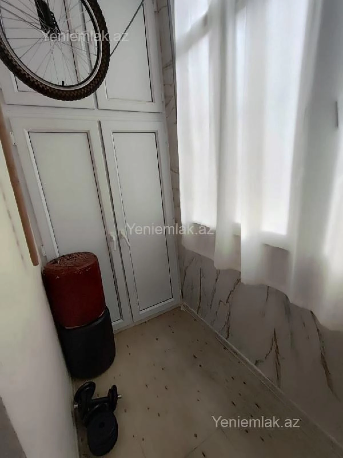 Satılır 4 otaqlı köhnə tikili 82 m²