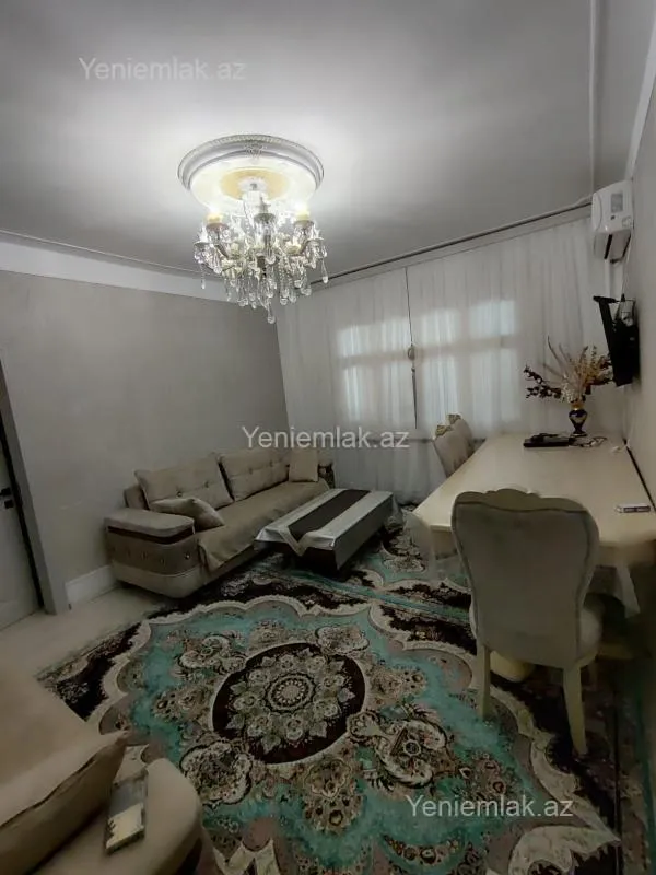 Satılır 4 otaqlı köhnə tikili 82 m²