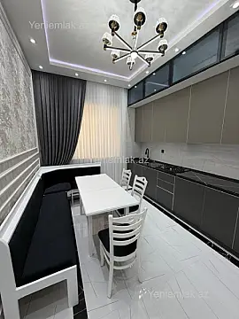 Satılır 4 otaqlı həyət evi 240 m²