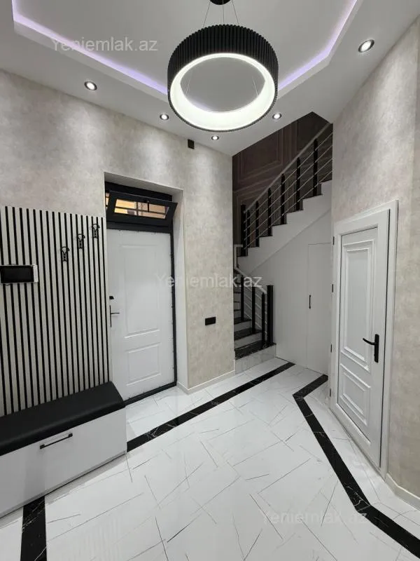 Satılır 4 otaqlı həyət evi 240 m²