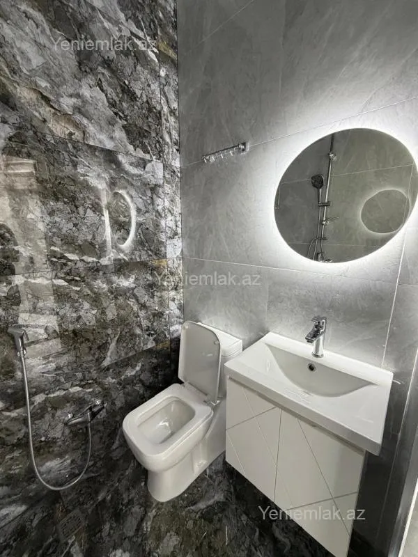 Satılır 4 otaqlı həyət evi 240 m²