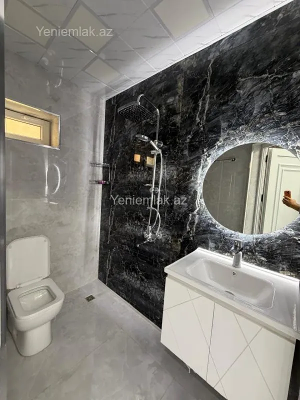 Satılır 4 otaqlı həyət evi 240 m²