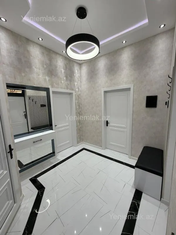 Satılır 4 otaqlı həyət evi 240 m²