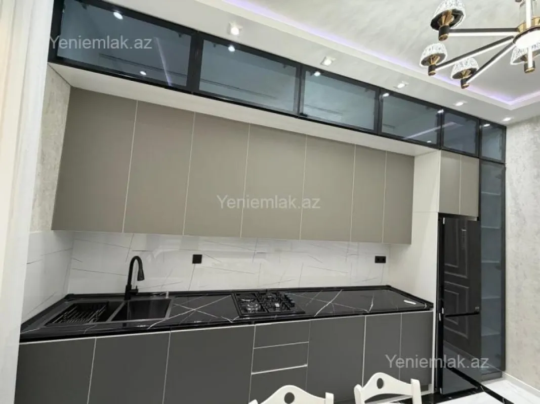 Satılır 4 otaqlı həyət evi 240 m²