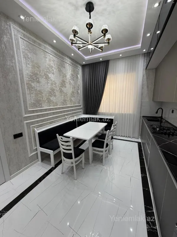 Satılır 4 otaqlı həyət evi 240 m²