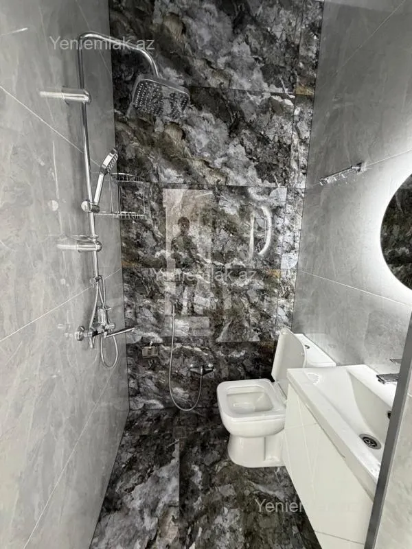 Satılır 4 otaqlı həyət evi 240 m²