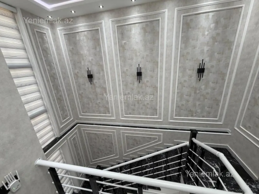 Satılır 4 otaqlı həyət evi 240 m²