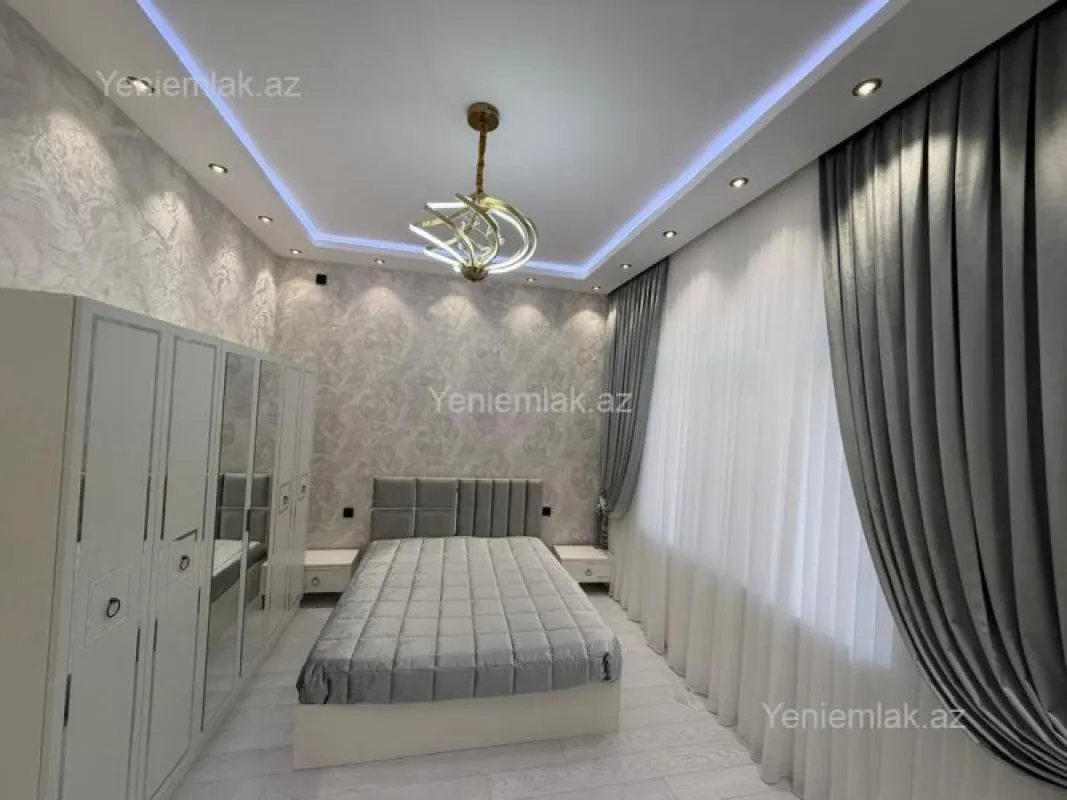 Satılır 4 otaqlı həyət evi 240 m²