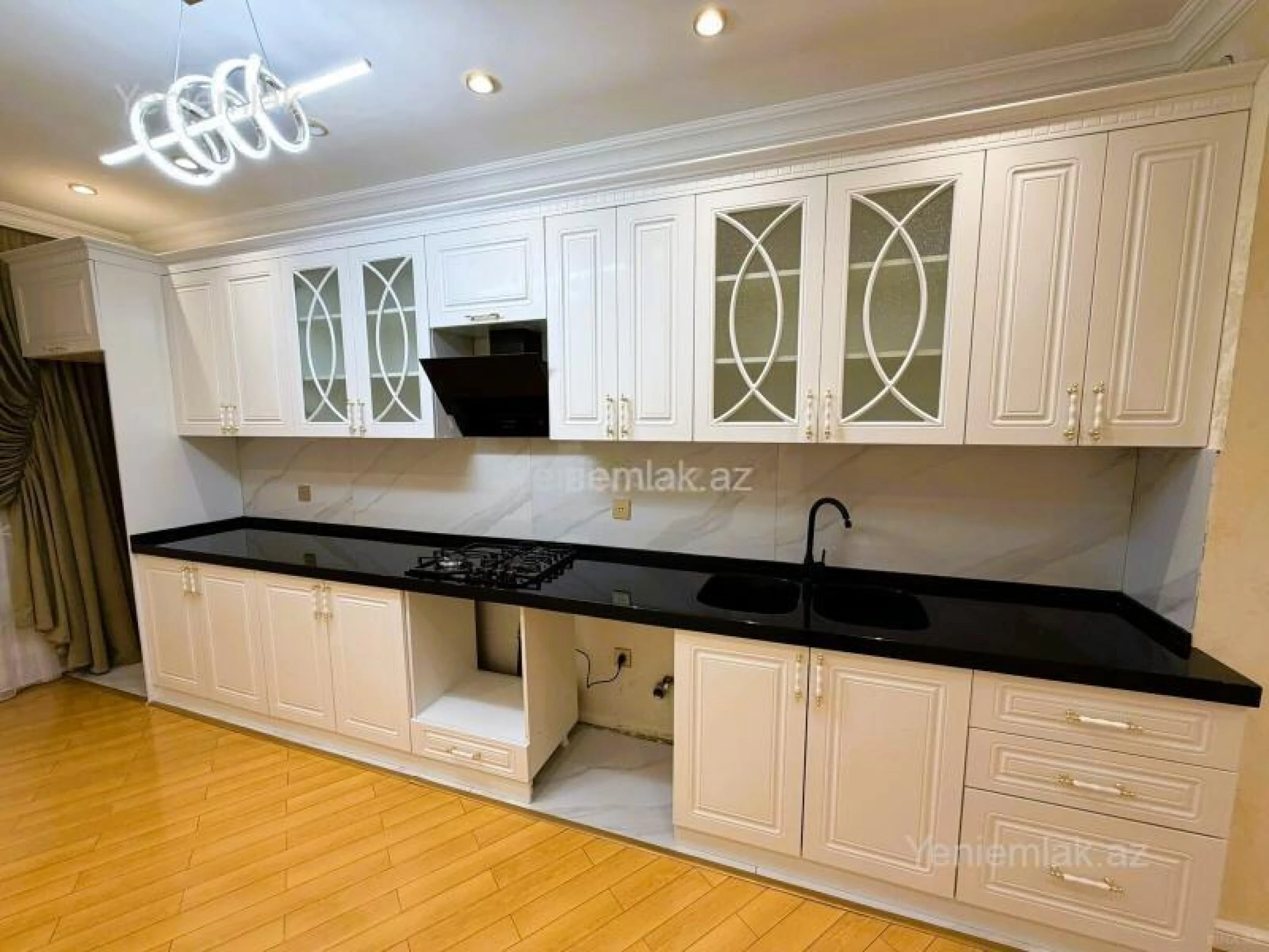 Satılır 3 otaqlı yeni tikili 155 m²