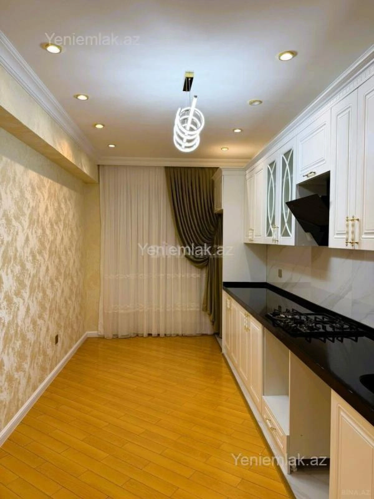 Satılır 3 otaqlı yeni tikili 155 m²