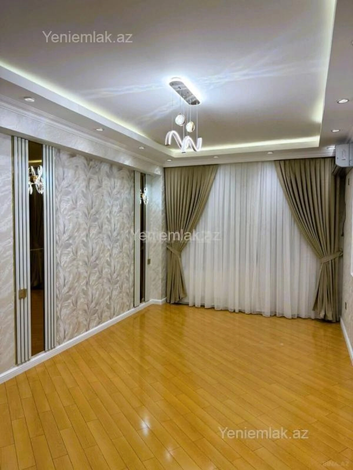 Satılır 3 otaqlı yeni tikili 155 m²