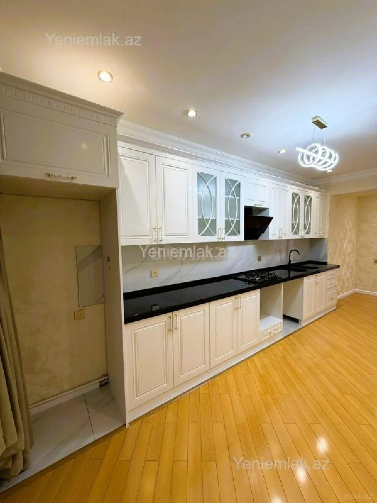 Satılır 3 otaqlı yeni tikili 155 m²