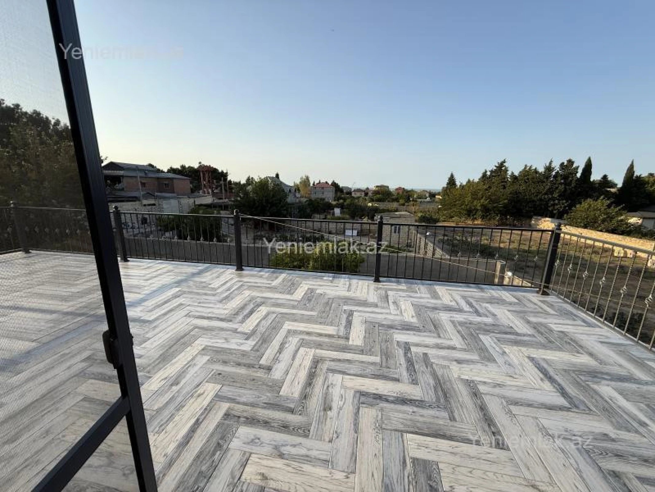 Satılır 6 otaqlı həyət evi 350 m²