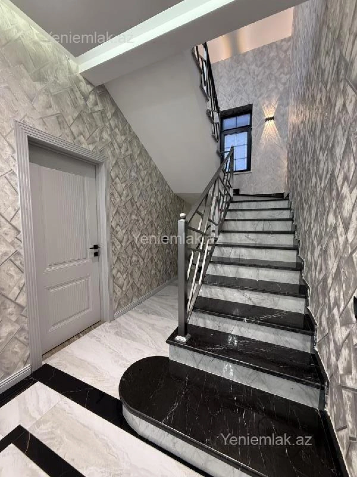 Satılır 6 otaqlı həyət evi 350 m²