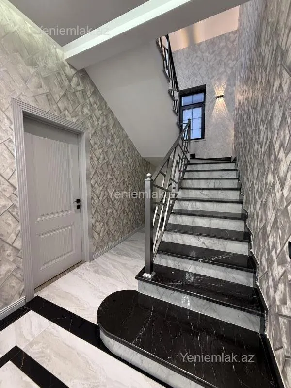 Satılır 6 otaqlı həyət evi 350 m²