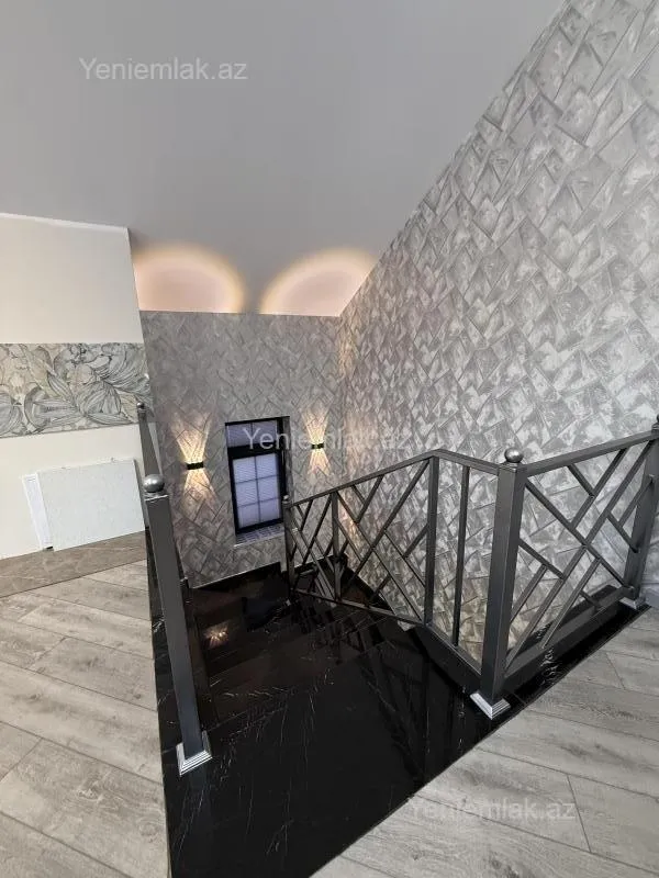 Satılır 6 otaqlı həyət evi 350 m²