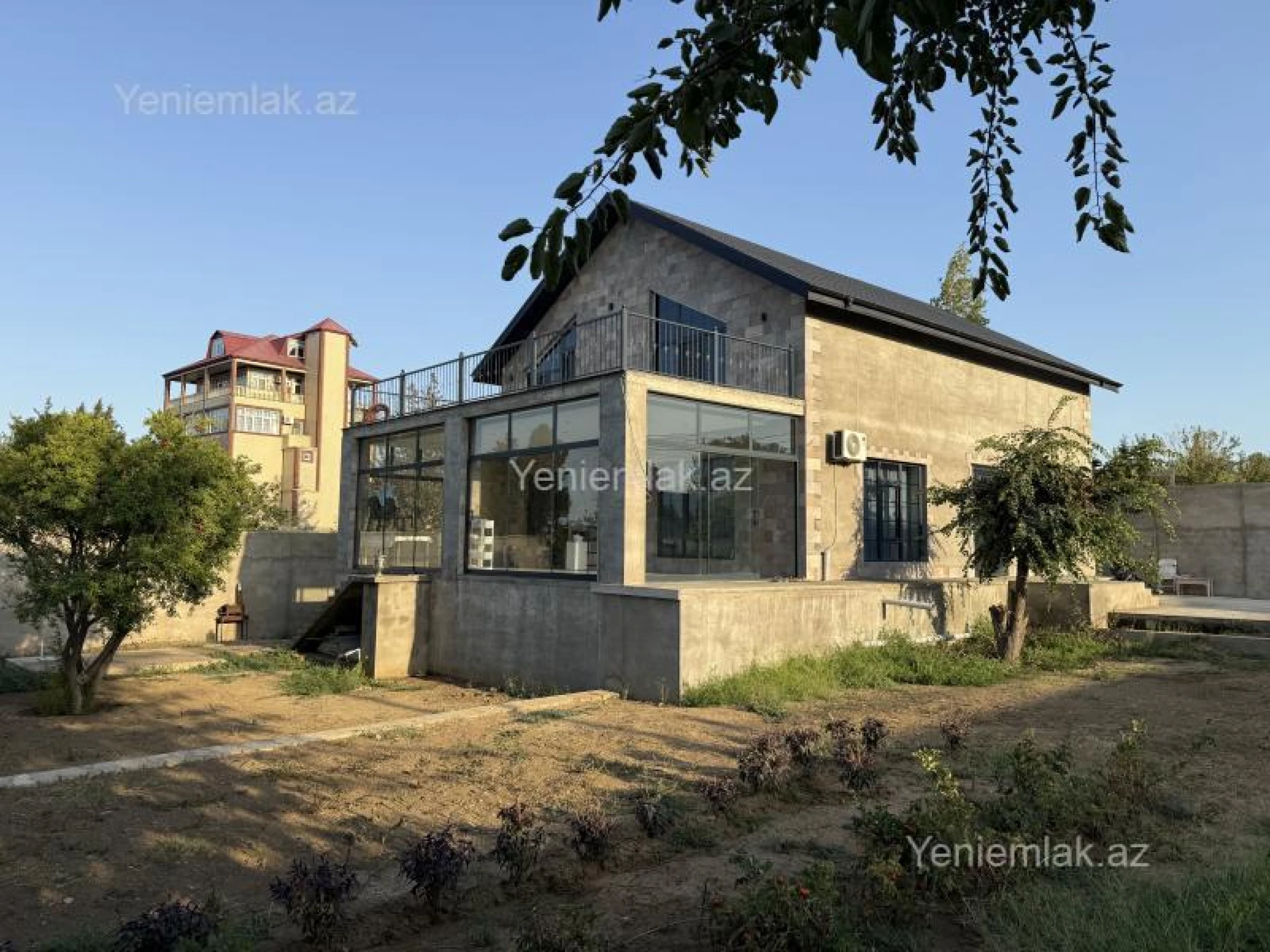 Satılır 6 otaqlı həyət evi 350 m²