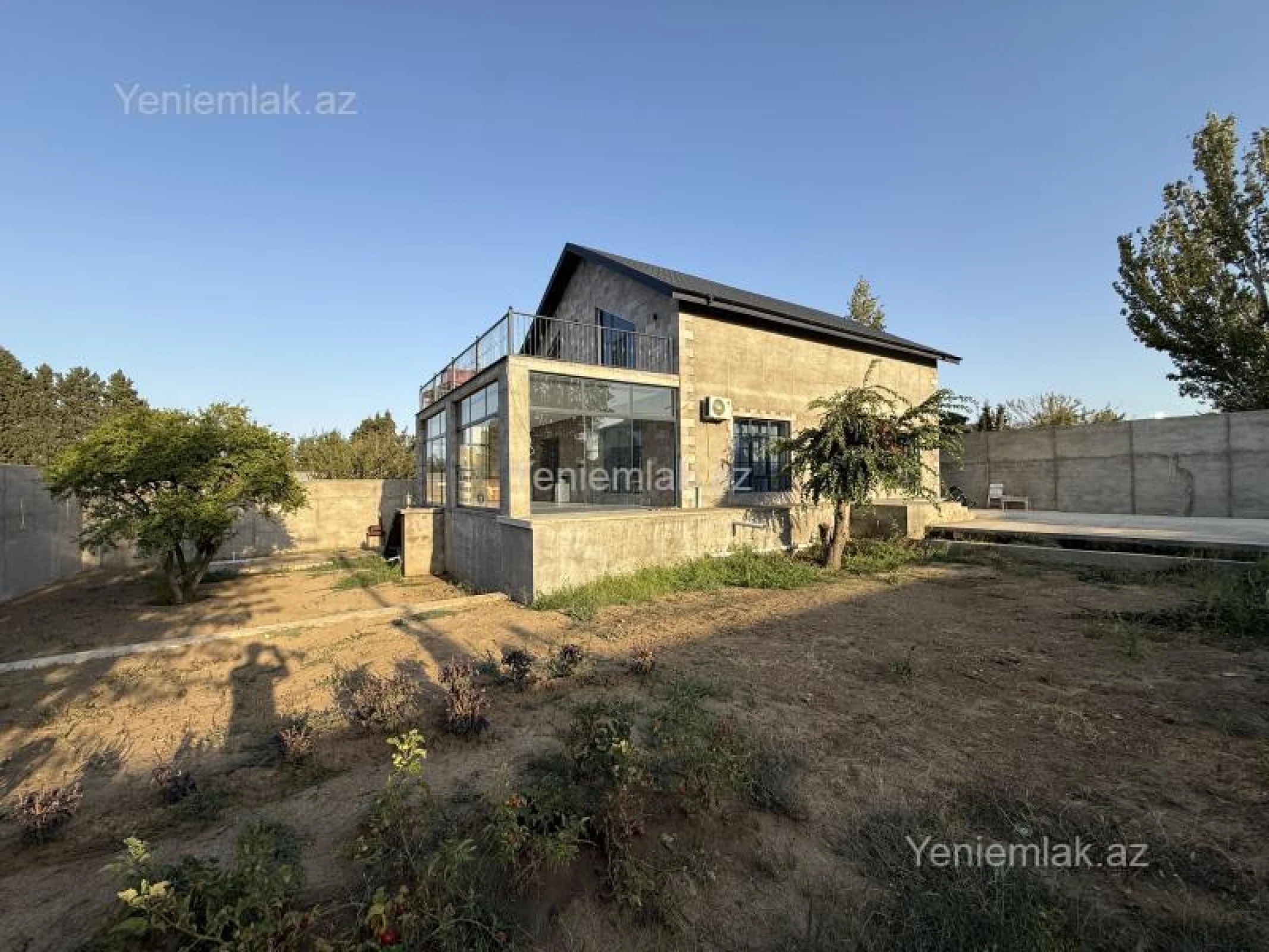 Satılır 6 otaqlı həyət evi 350 m²