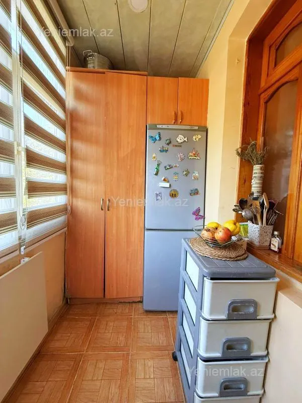 Satılır 2 otaqlı köhnə tikili 55 m²