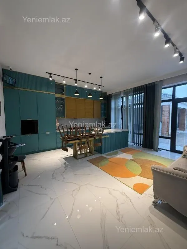 Satılır 7 otaqlı həyət evi 200 m²