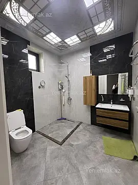 Satılır 7 otaqlı həyət evi 200 m²