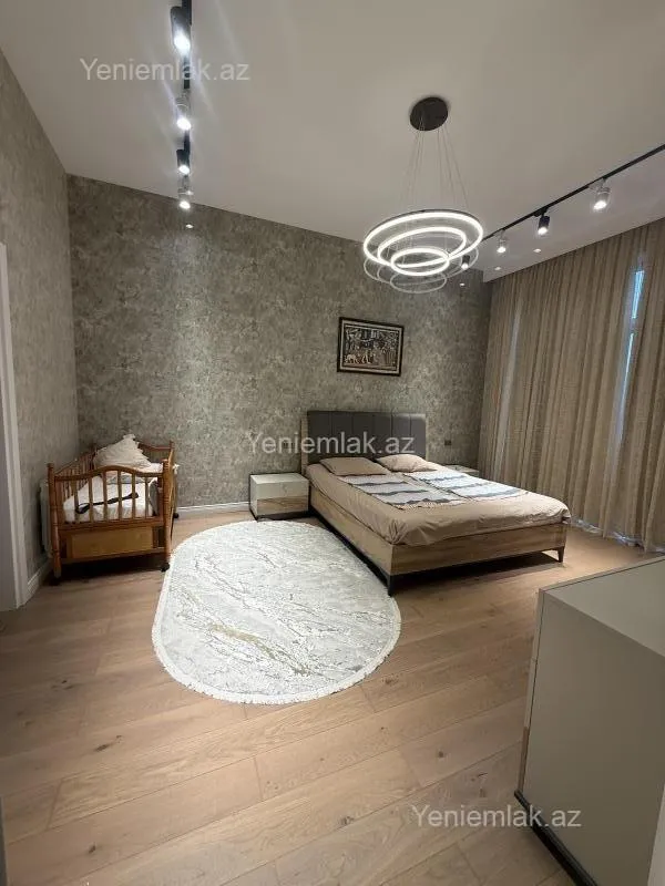 Satılır 7 otaqlı həyət evi 200 m²