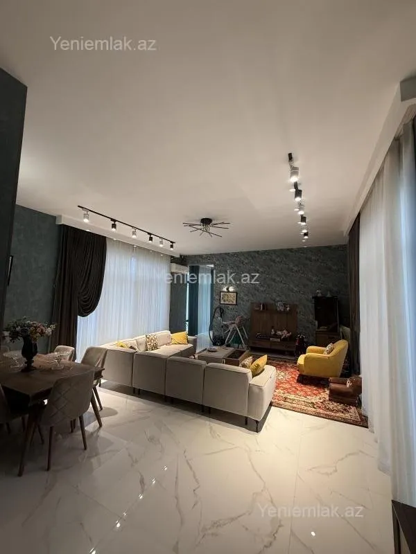 Satılır 7 otaqlı həyət evi 200 m²