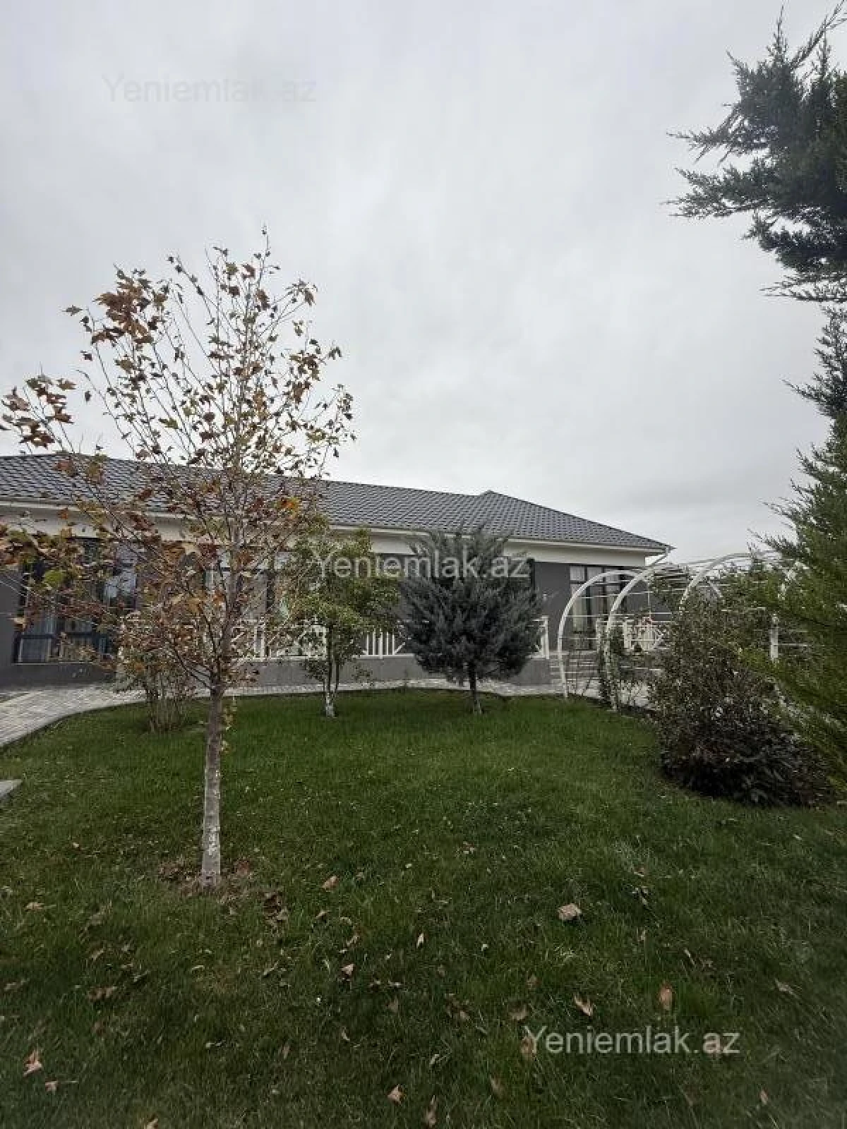 Satılır 7 otaqlı həyət evi 200 m²