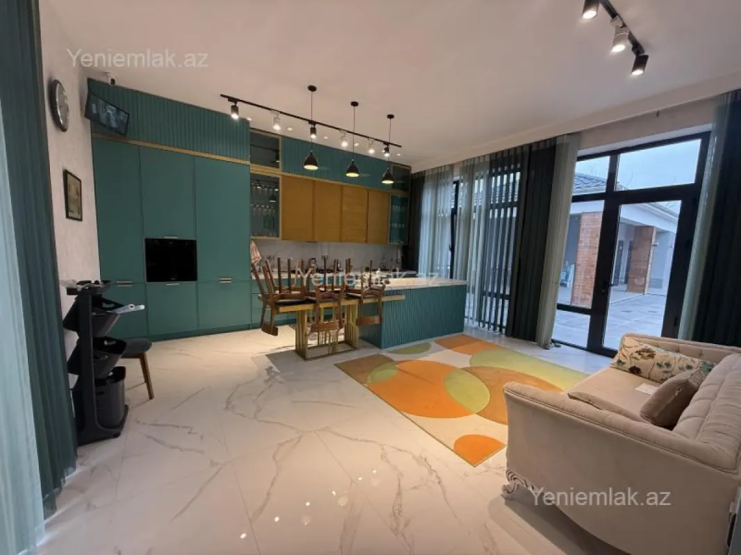 Satılır 7 otaqlı həyət evi 200 m²