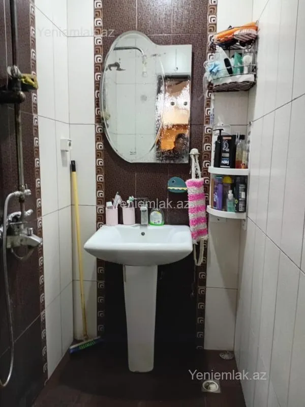 Satılır 3 otaqlı köhnə tikili 65 m²