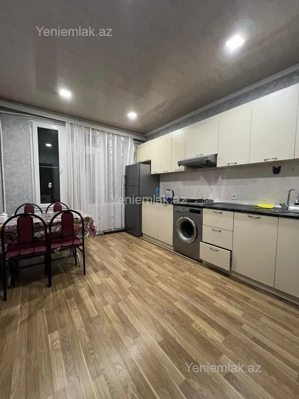 Satılır 2 otaqlı köhnə tikili 65 m²