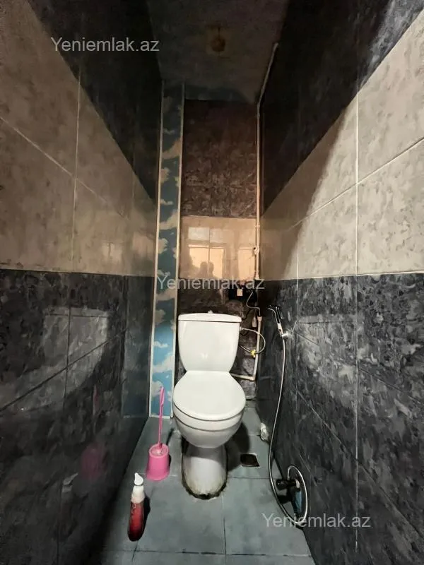 Satılır 2 otaqlı köhnə tikili 65 m²