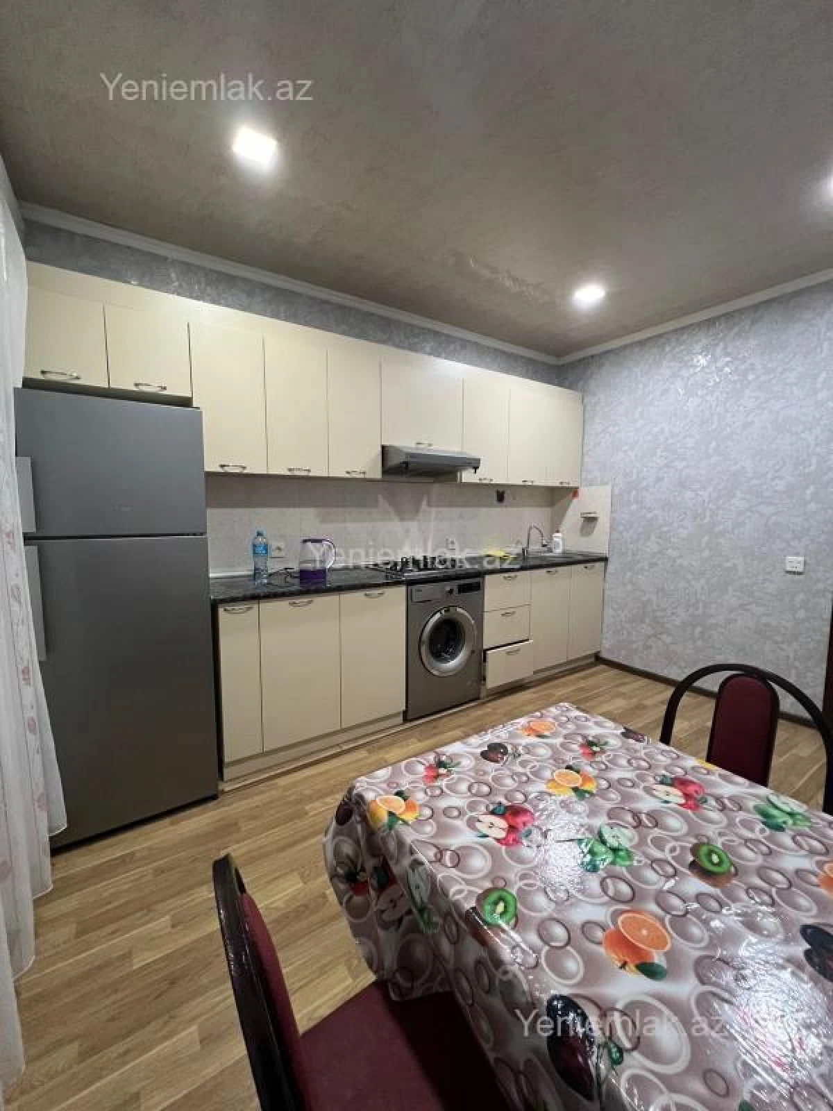 Satılır 2 otaqlı köhnə tikili 65 m²