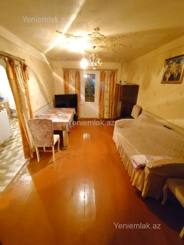Satılır 3 otaqlı köhnə tikili 72 m²