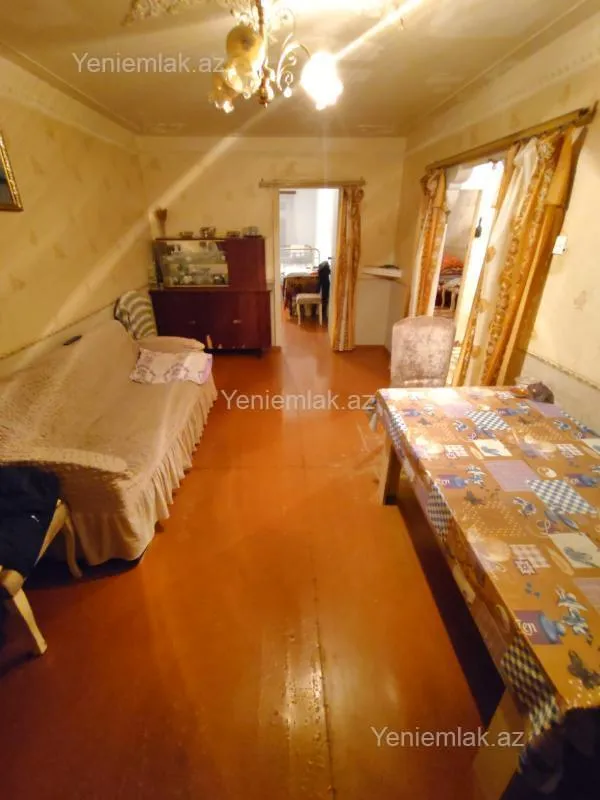 Satılır 3 otaqlı köhnə tikili 72 m²