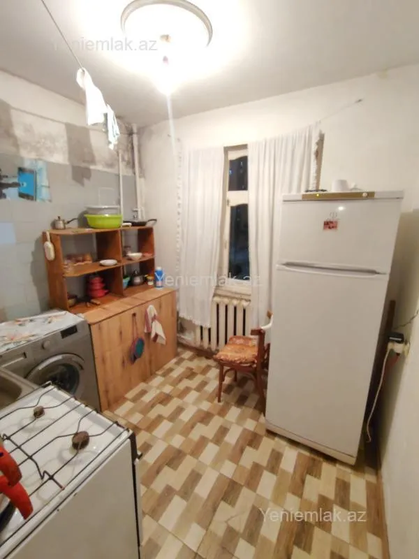 Satılır 3 otaqlı köhnə tikili 72 m²