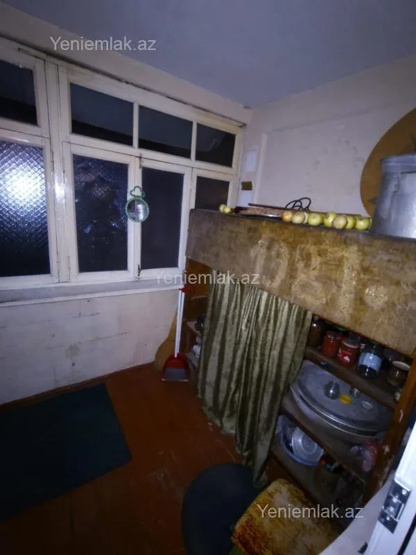 Satılır 3 otaqlı köhnə tikili 72 m²