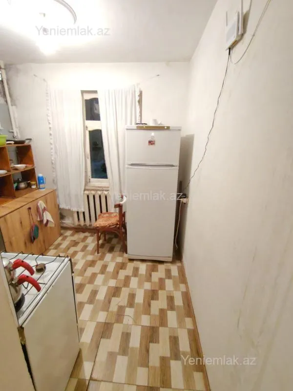 Satılır 3 otaqlı köhnə tikili 72 m²