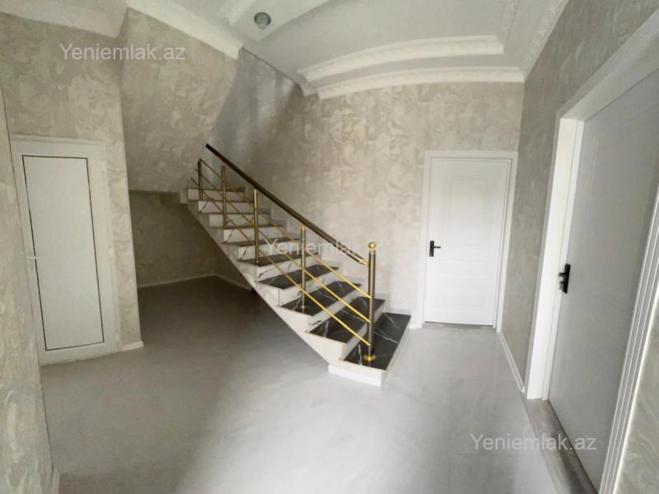 Satılır 5 otaqlı həyət evi 160 m²