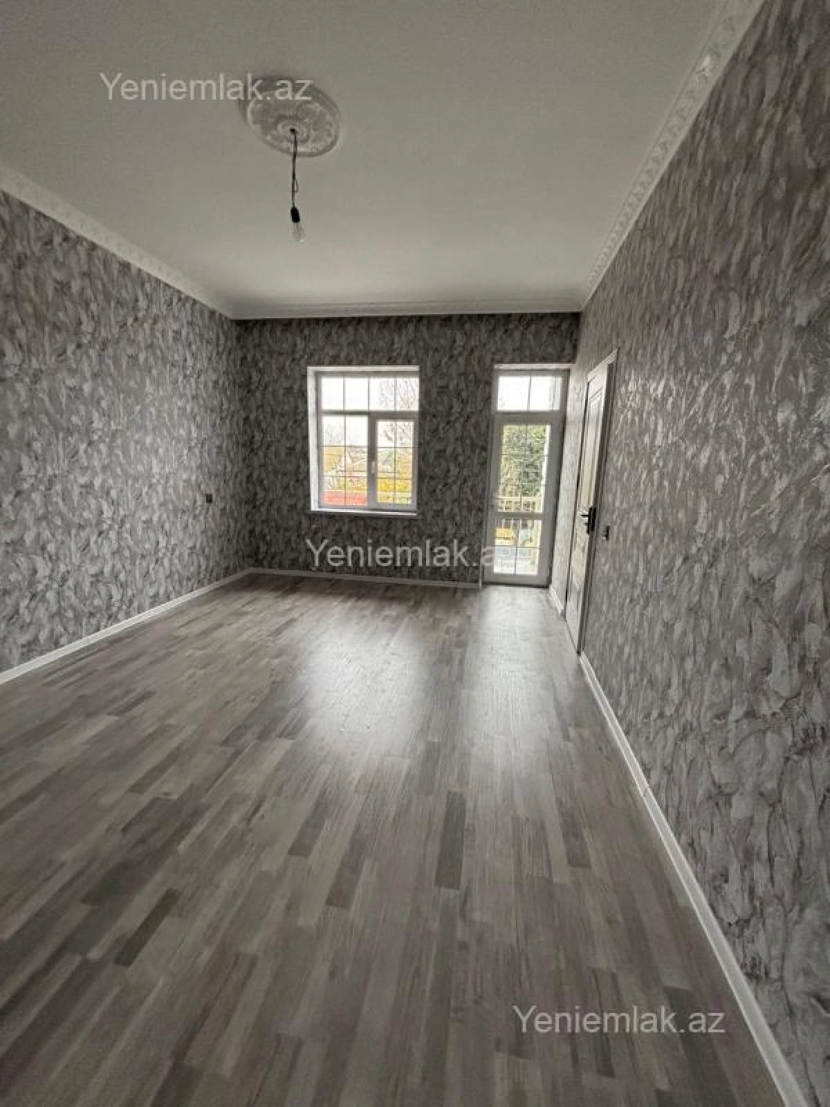 Satılır 5 otaqlı həyət evi 160 m²
