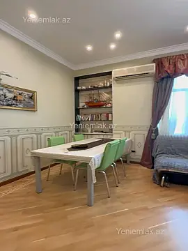 Satılır 3 otaqlı köhnə tikili 90 m²