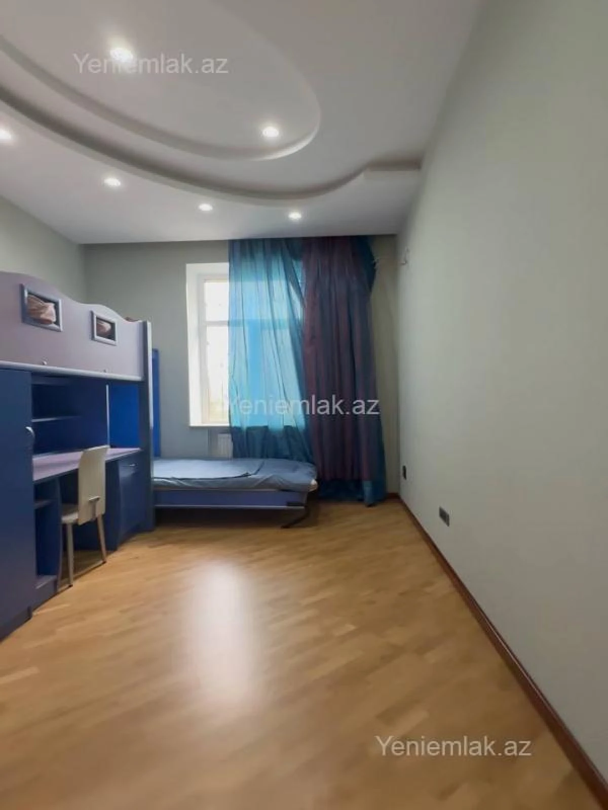 Satılır 3 otaqlı köhnə tikili 90 m²
